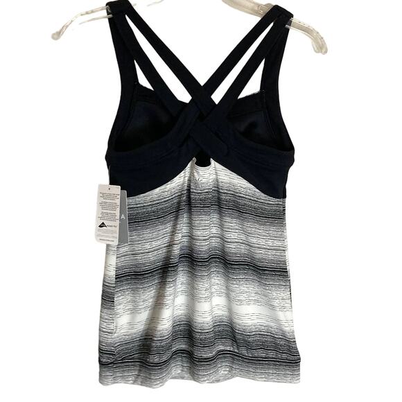 NWT Athleta Stride Crunch And Punch Tank Top Cross Strappy Back Coloblock Small - Picture 5 of 16